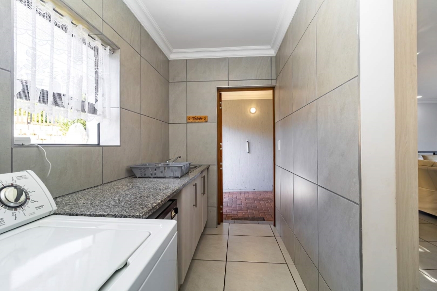 3 Bedroom Property for Sale in Hartenbos Heuwels Western Cape